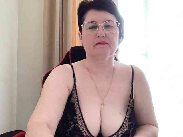 HotMilfPussy webcam