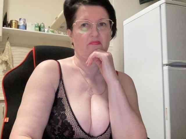 HotMilfPussy webcam