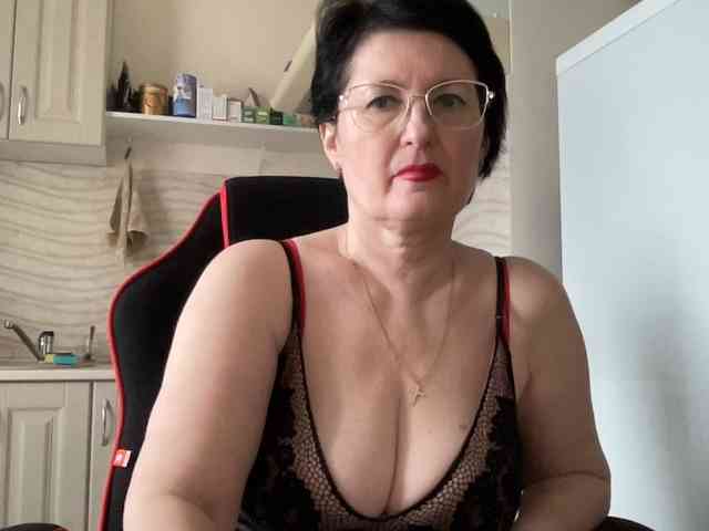 HotMilfPussy webcam