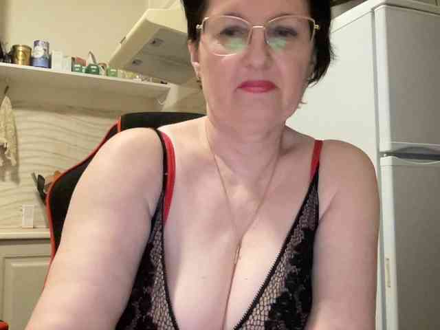 HotMilfPussy webcam