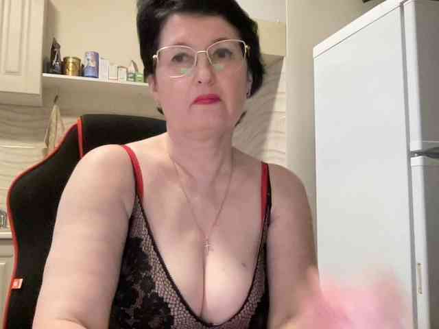 HotMilfPussy webcam