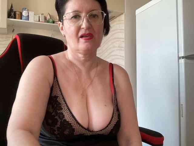 HotMilfPussy Live Webcam on BongaCams