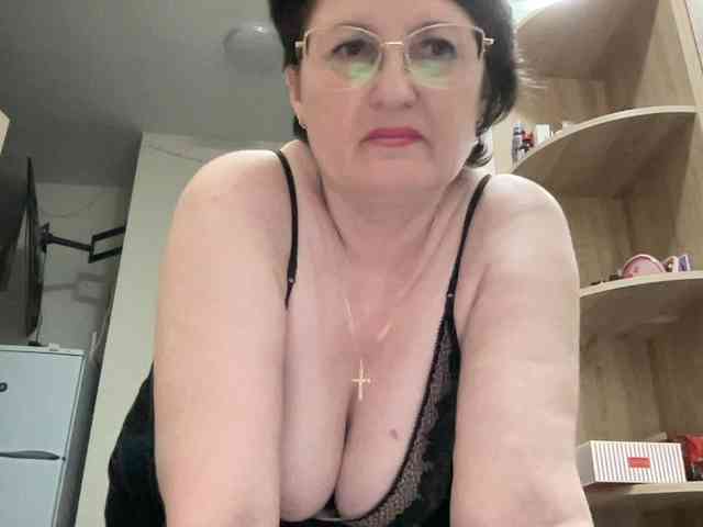 HotMilfPussy webcam