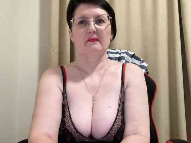 HotMilfPussy webcam