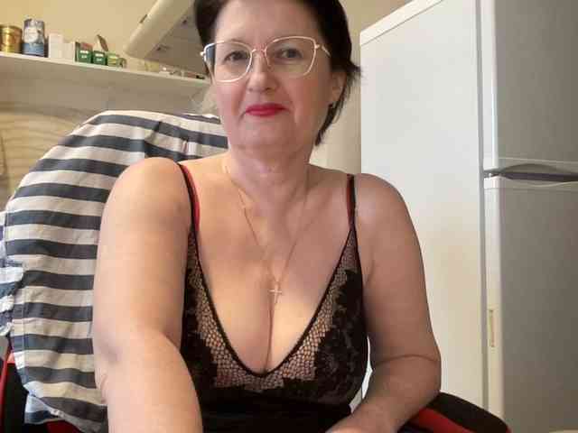 HotMilfPussy webcam