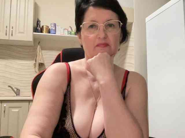 HotMilfPussy webcam