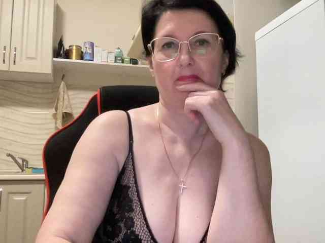 HotMilfPussy webcam