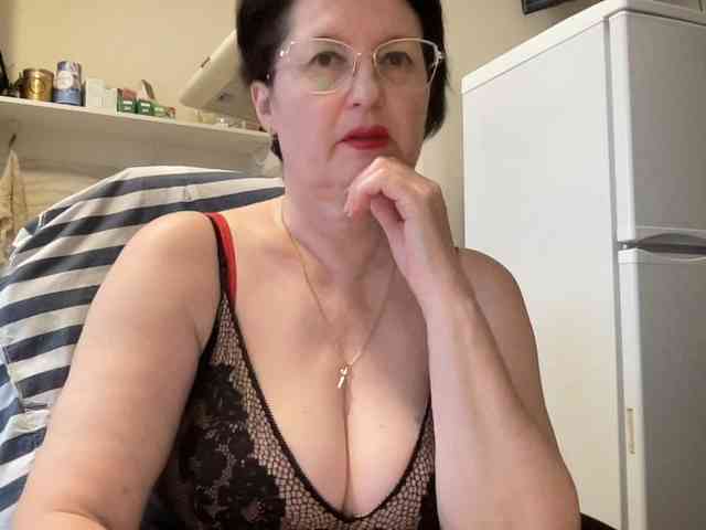 HotMilfPussy webcam