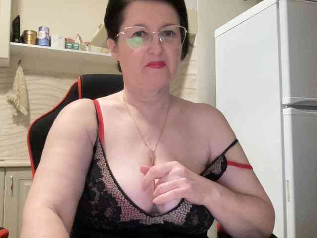 HotMilfPussy webcam