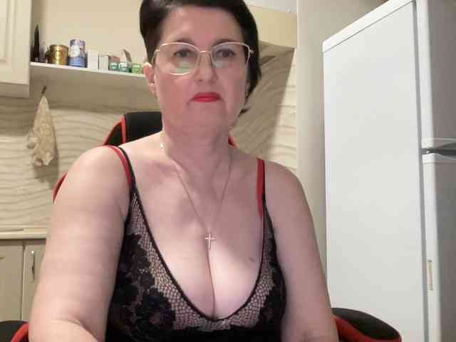 HotMilfPussy webcam