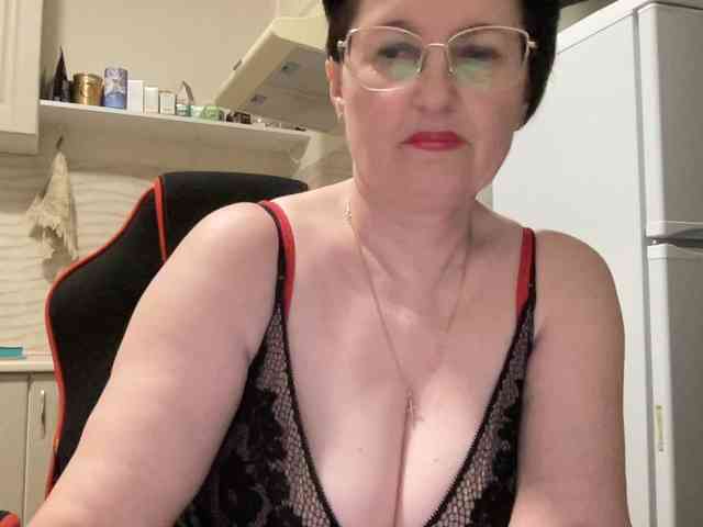 HotMilfPussy webcam