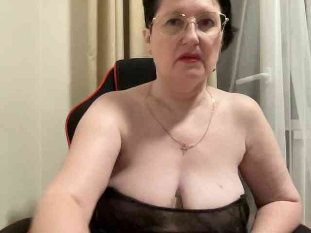 HotMilfPussy webcam