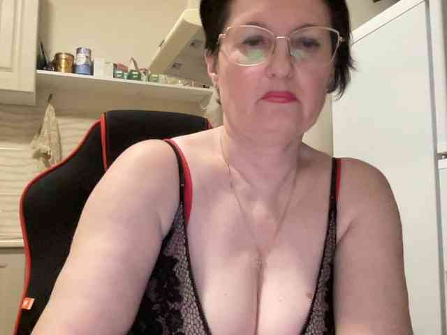 HotMilfPussy webcam