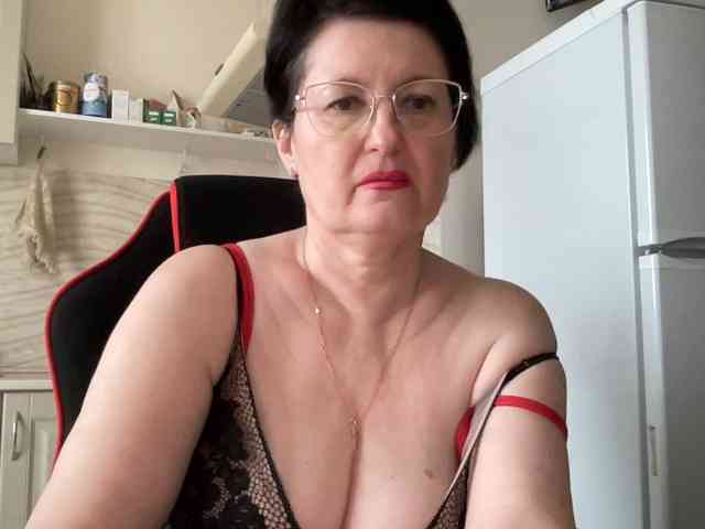 HotMilfPussy webcam
