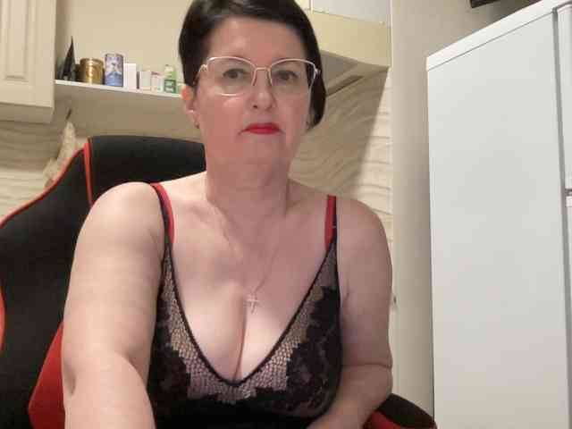 HotMilfPussy webcam