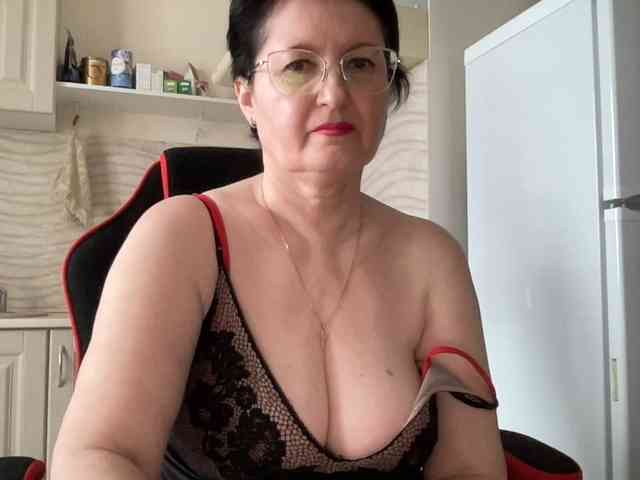HotMilfPussy webcam