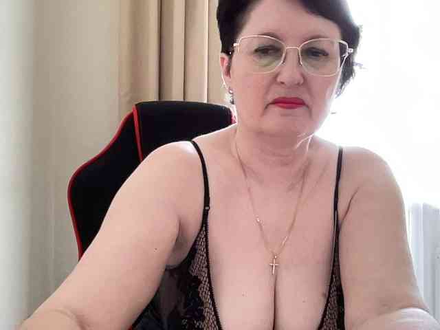 HotMilfPussy webcam