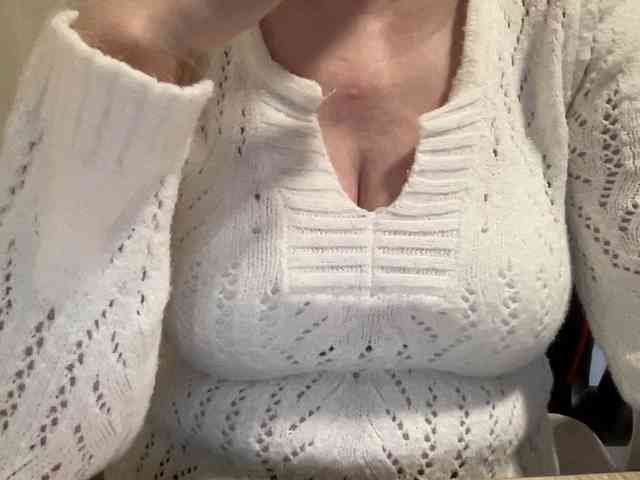 HotMilfPussy webcam
