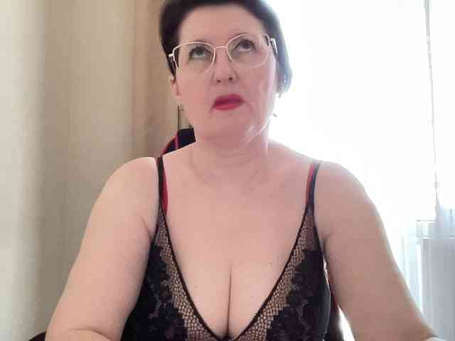 HotMilfPussy webcam