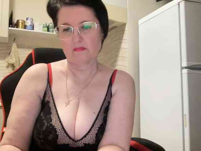 HotMilfPussy webcam