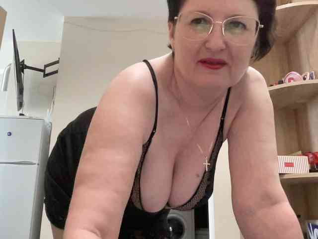 HotMilfPussy webcam