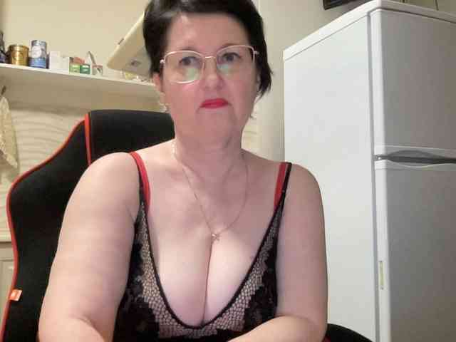 HotMilfPussy webcam