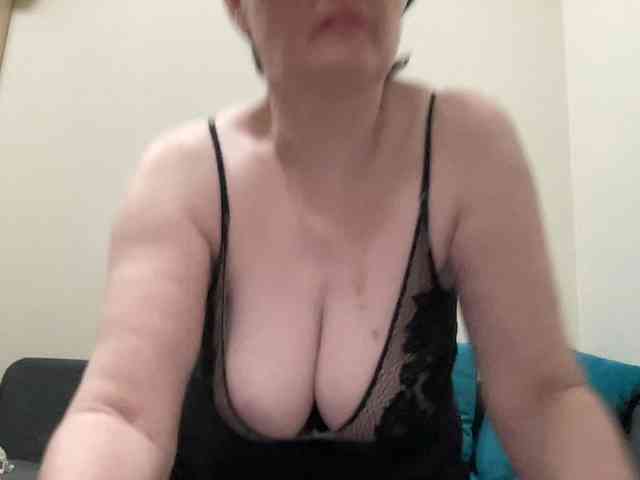 Модель: HotMilfPussy