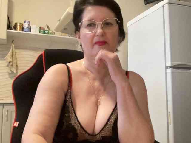 HotMilfPussy webcam