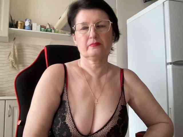 HotMilfPussy webcam