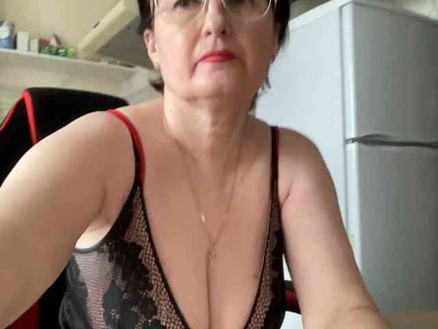 HotMilfPussy webcam