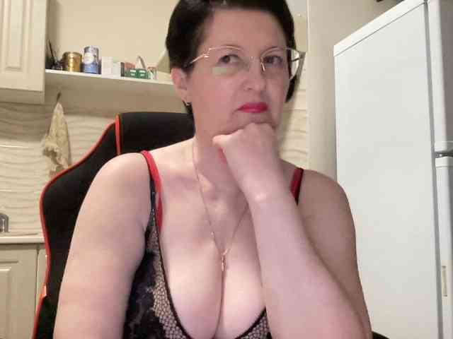 HotMilfPussy webcam