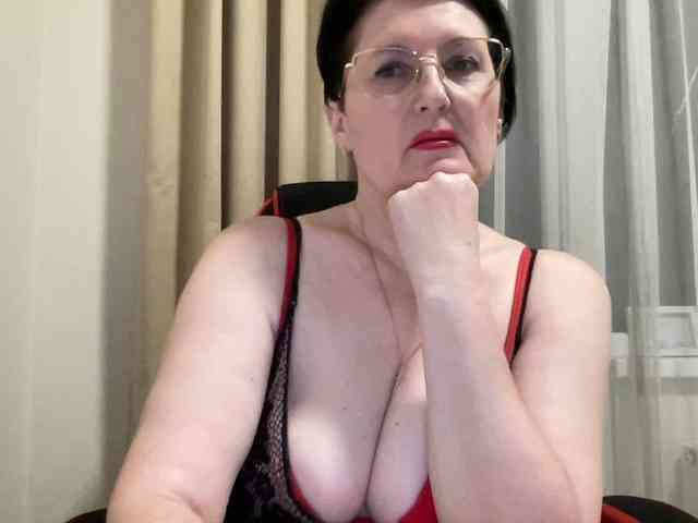 HotMilfPussy webcam