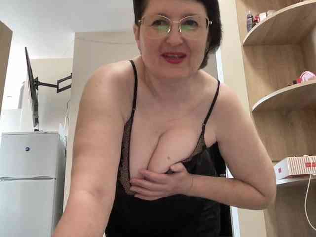 HotMilfPussy webcam