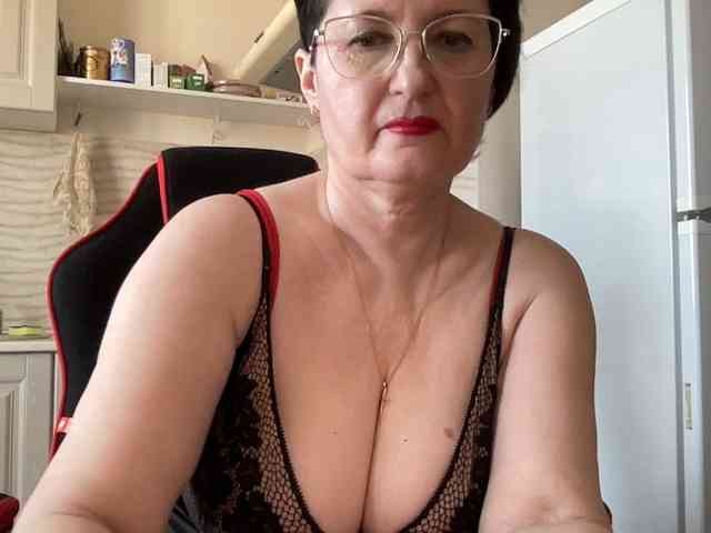 HotMilfPussy webcam