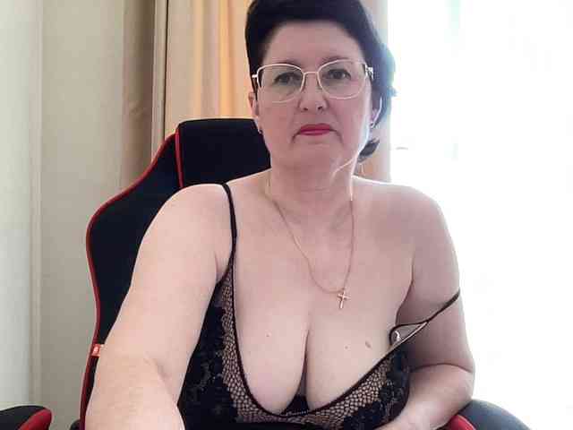 HotMilfPussy webcam