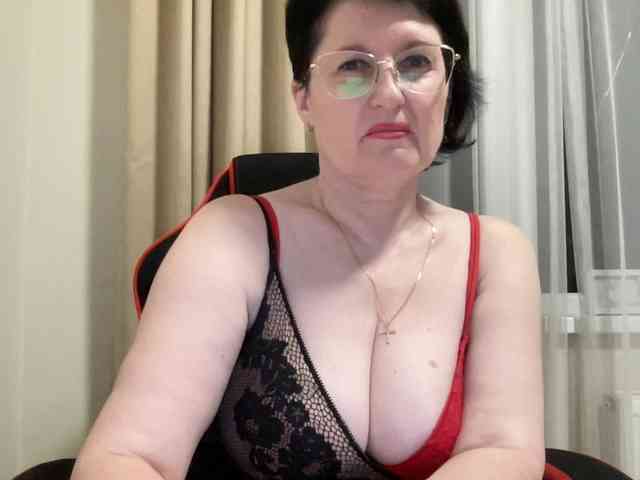 HotMilfPussy webcam