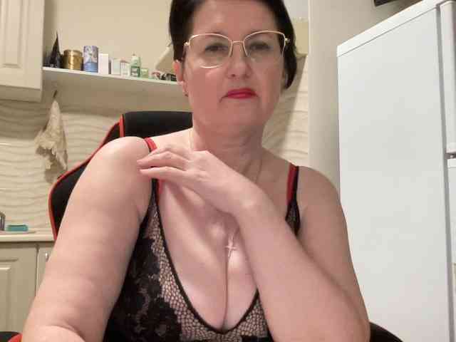 HotMilfPussy webcam