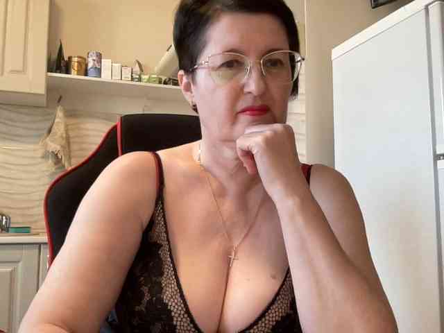 HotMilfPussy webcam