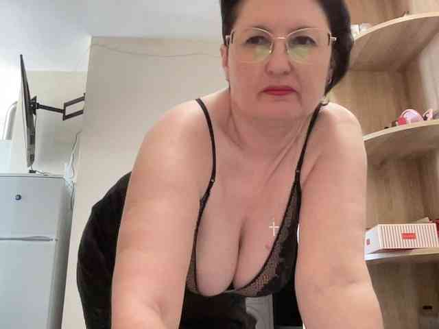 Модель: HotMilfPussy
