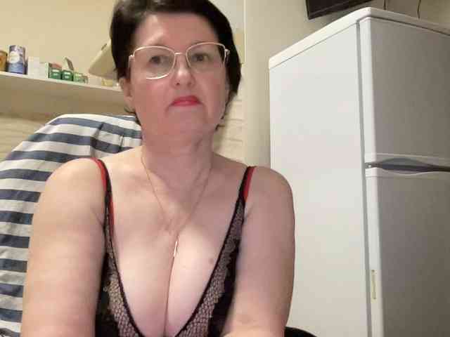 HotMilfPussy webcam