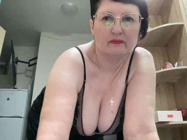 HotMilfPussy webcam