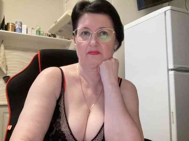 HotMilfPussy webcam