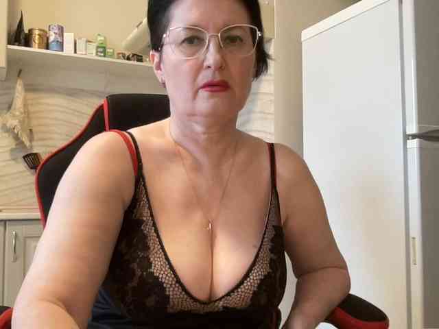 HotMilfPussy webcam
