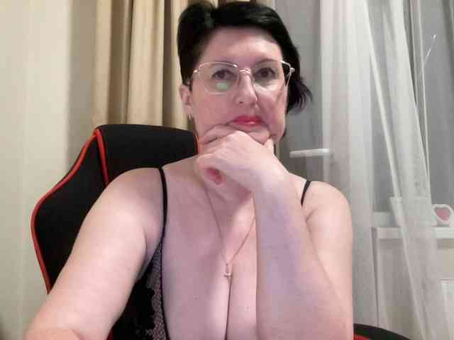 HotMilfPussy webcam