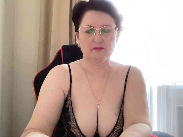 HotMilfPussy webcam