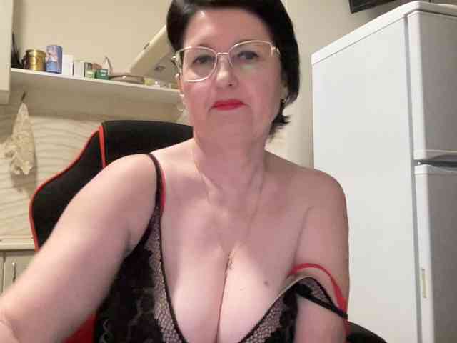 HotMilfPussy webcam