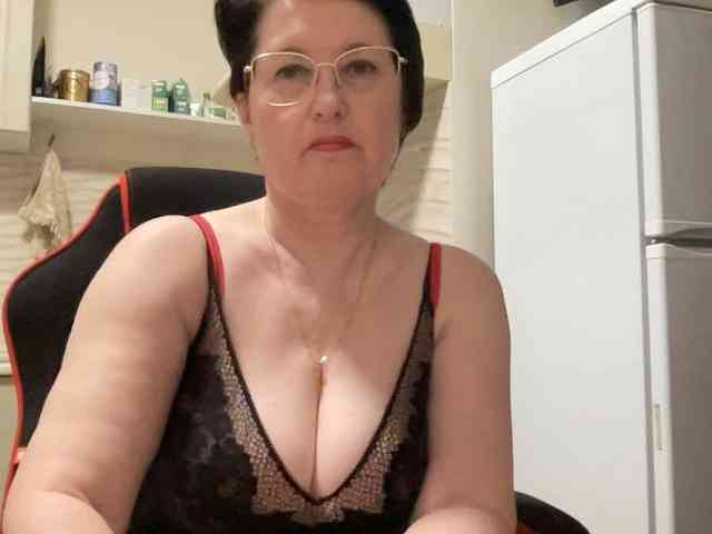 HotMilfPussy webcam