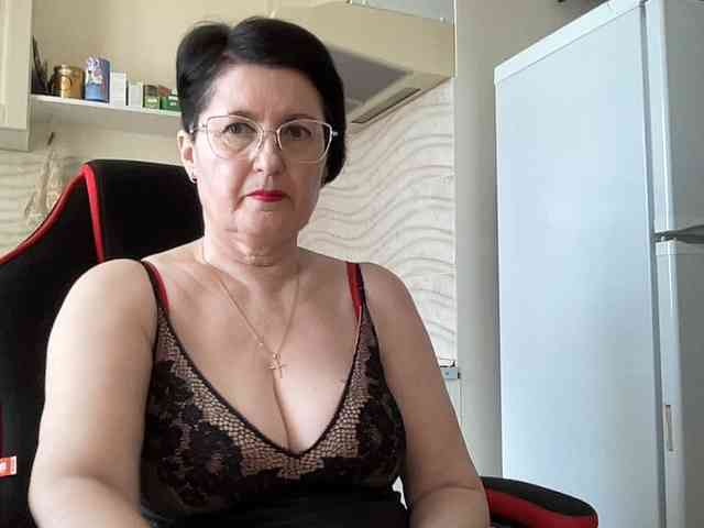 HotMilfPussy webcam