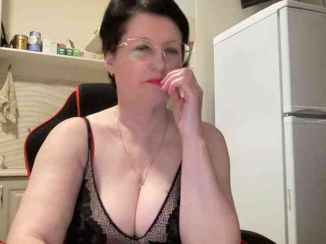 HotMilfPussy webcam