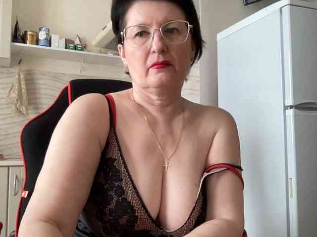 HotMilfPussy webcam